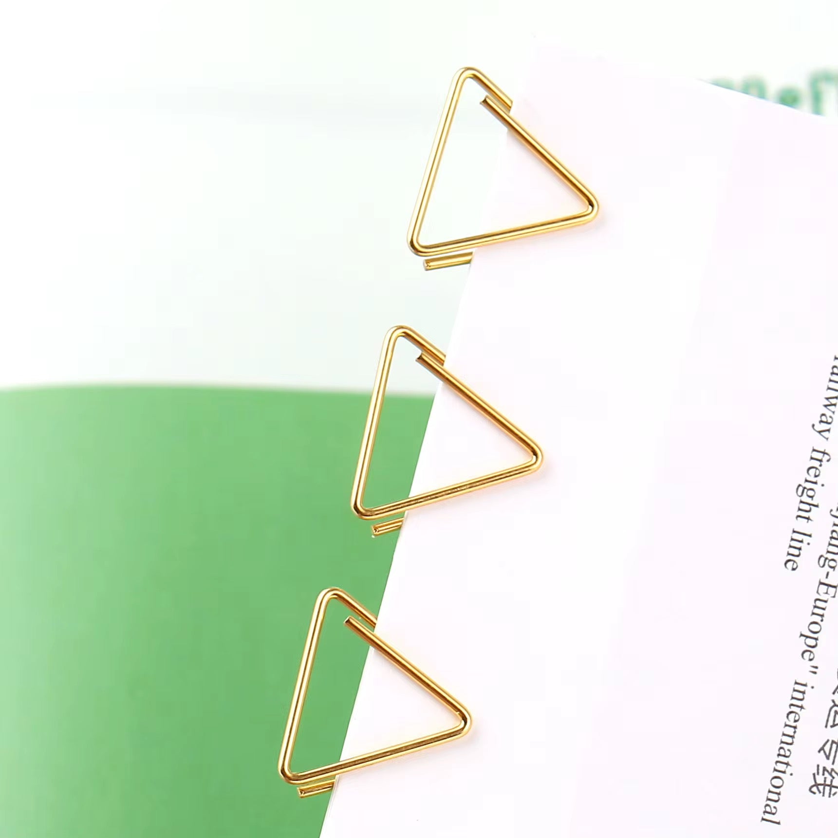 Triangle Paperclip 20mm | Gold